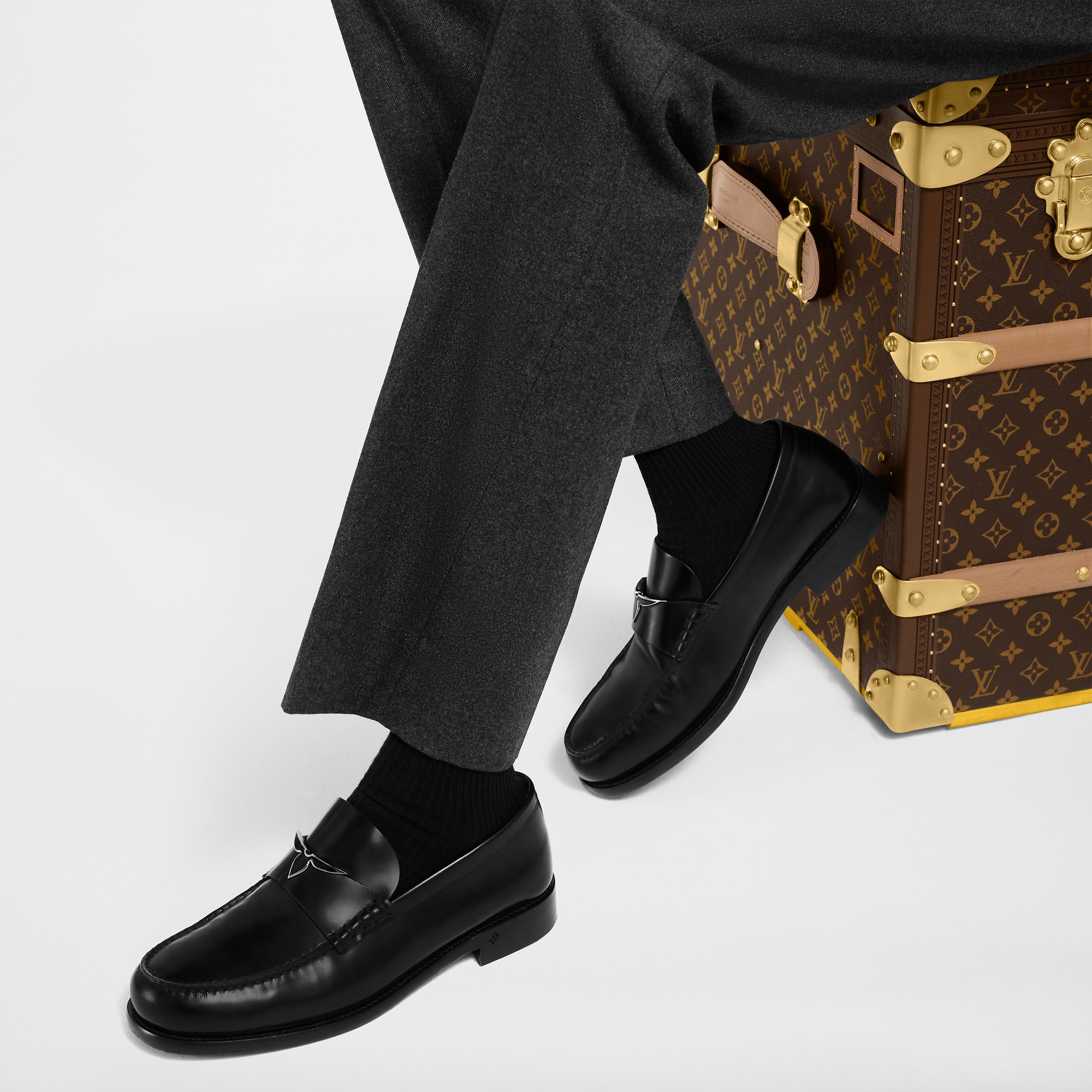 LOUIS VUITTON ブラック キャミソール 42 Louis Vuitton // Black On My Side Tote MM Bag – VSP Consignment